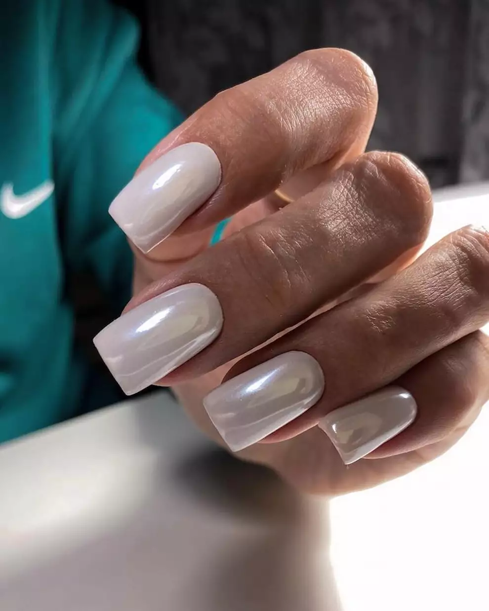 Uñas blancas o milky nails, cómo potenciar la manicura más elegante