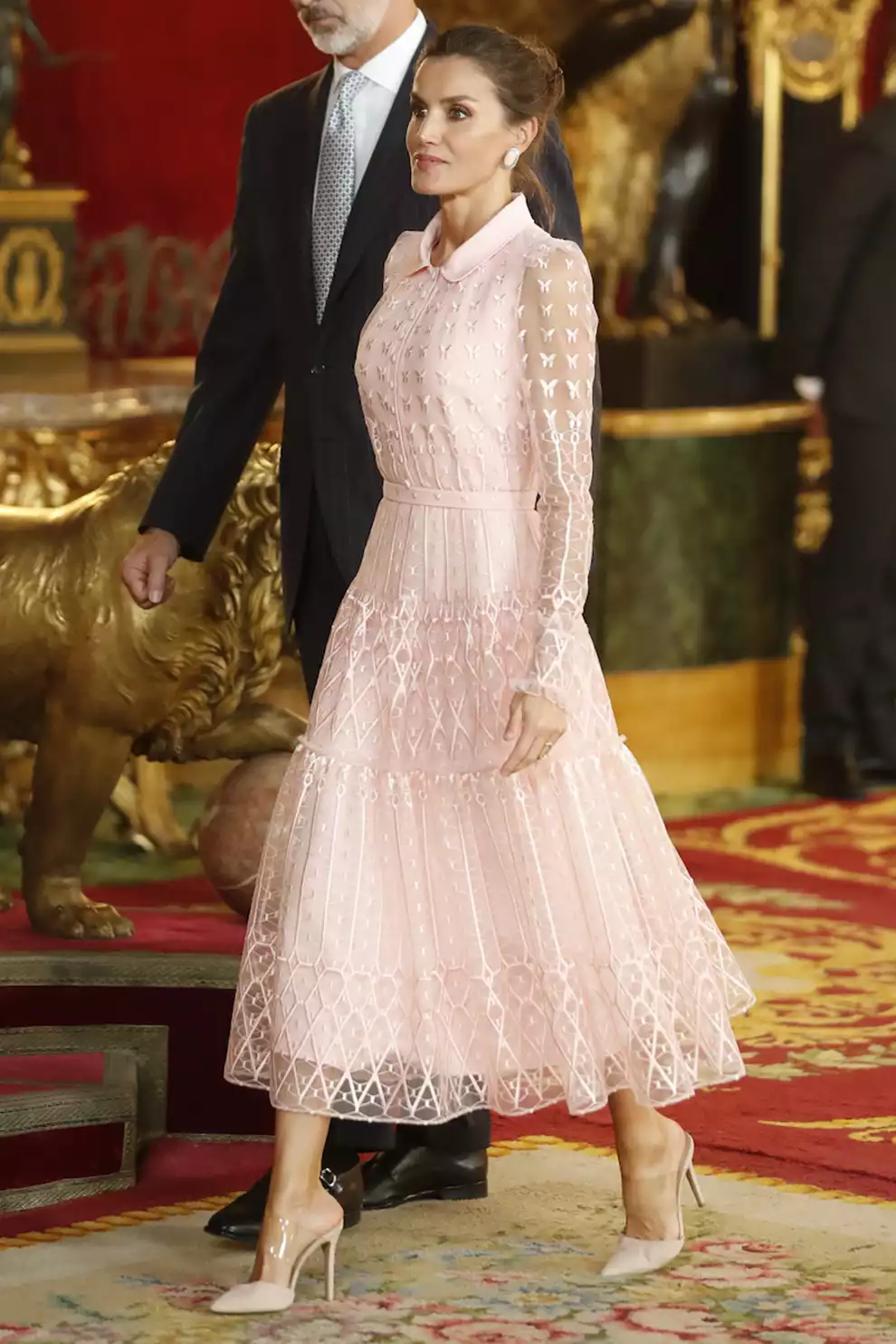 looks de Letizia vestido rosa seda tul