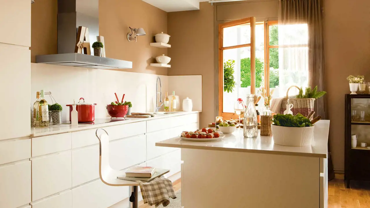 Cómo distribuir (y escoger) los muebles de tu cocina para aprovechar al máximo el espacio