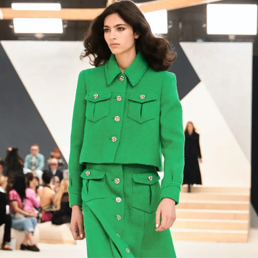 looks otono 2022 colores verde Chanel