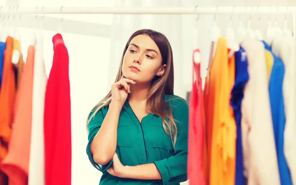 Cómo sobrevivir al cambio de armario: trucos para organizar mejor tu ropa