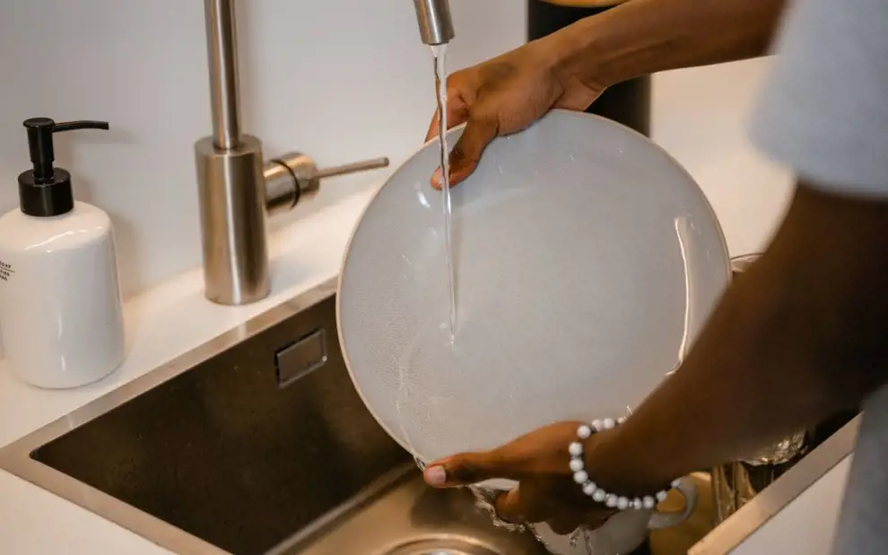 Cómo limpiar el lavavajillas por dentro para tener una vajilla top