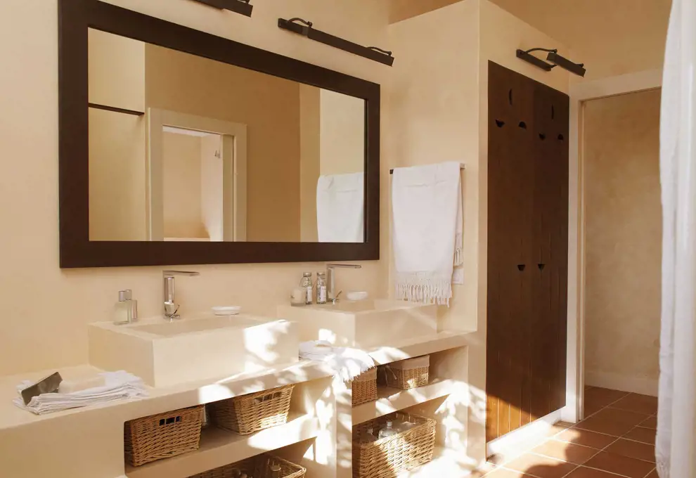 10 ideas de diseño para que un baño pequeño no lo parezca