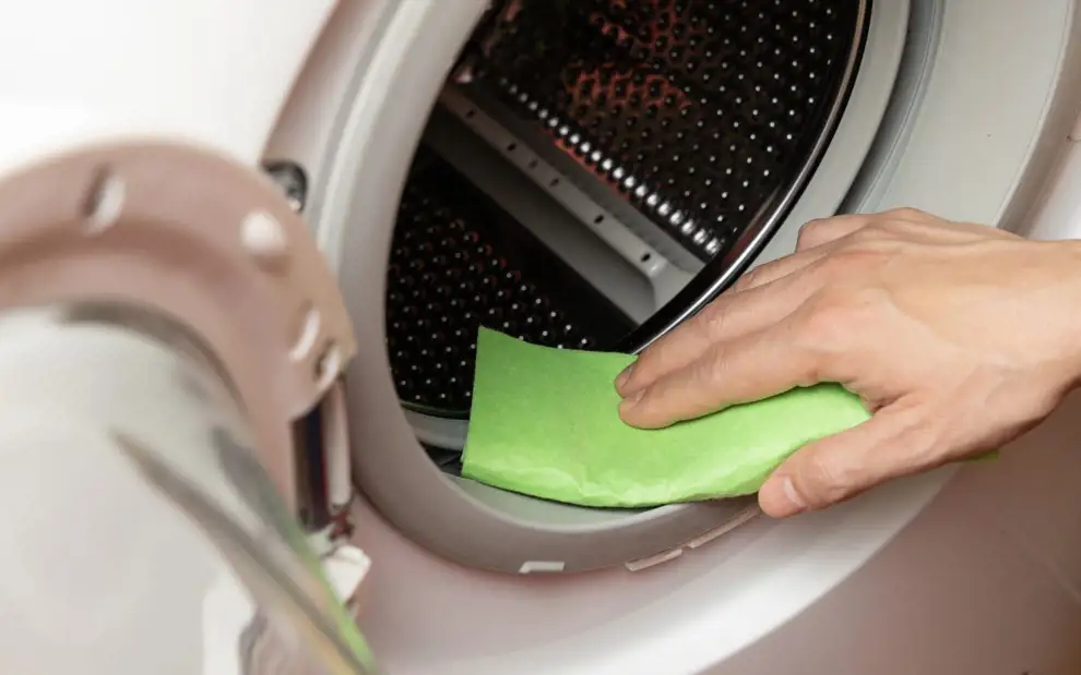 Cómo limpiar la goma de la lavadora y dejarla como nueva