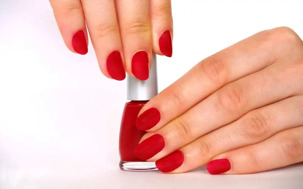 Uñas rojas: la manicura más seductora y pasional que siempre es tendencia