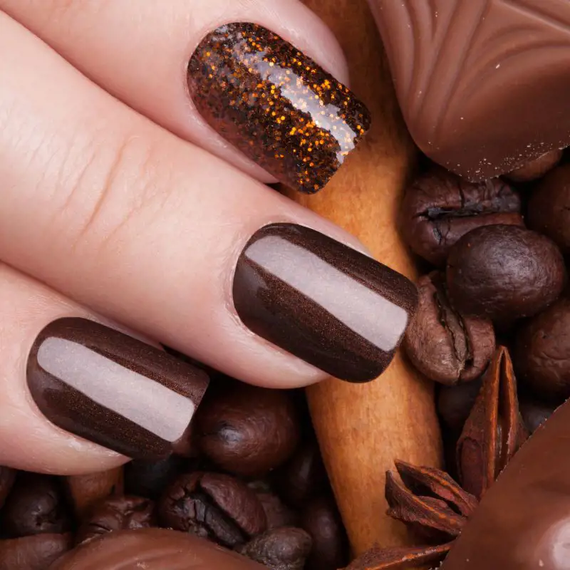 Uñas marrón chocolate: los diseños para inspirar la manicura más cálida y en tendencia del otoño