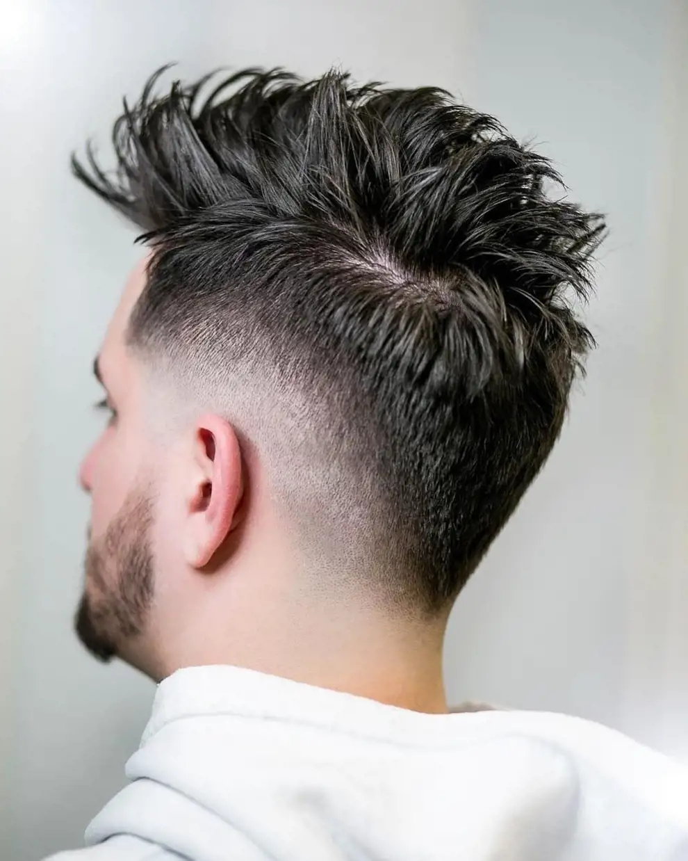  7 cortes de pelo en pico para hombre: tendencias capilares que arrasan entre ellos