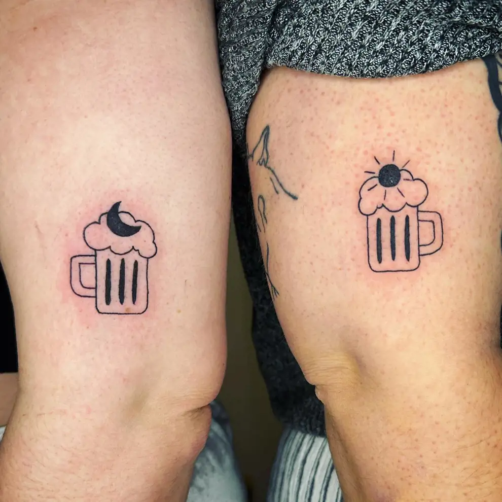 Tatuaje sol y luna minimalista: diferente