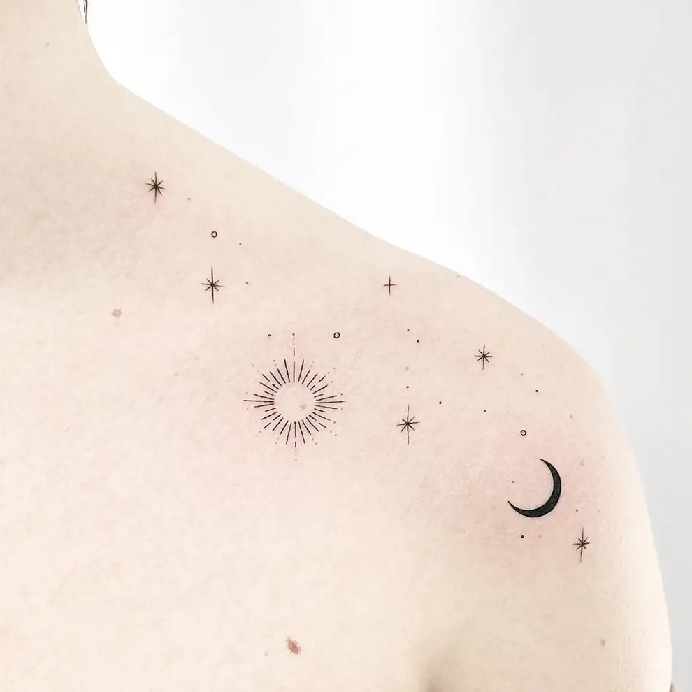 Tatuaje sol y luna minimalista: mini