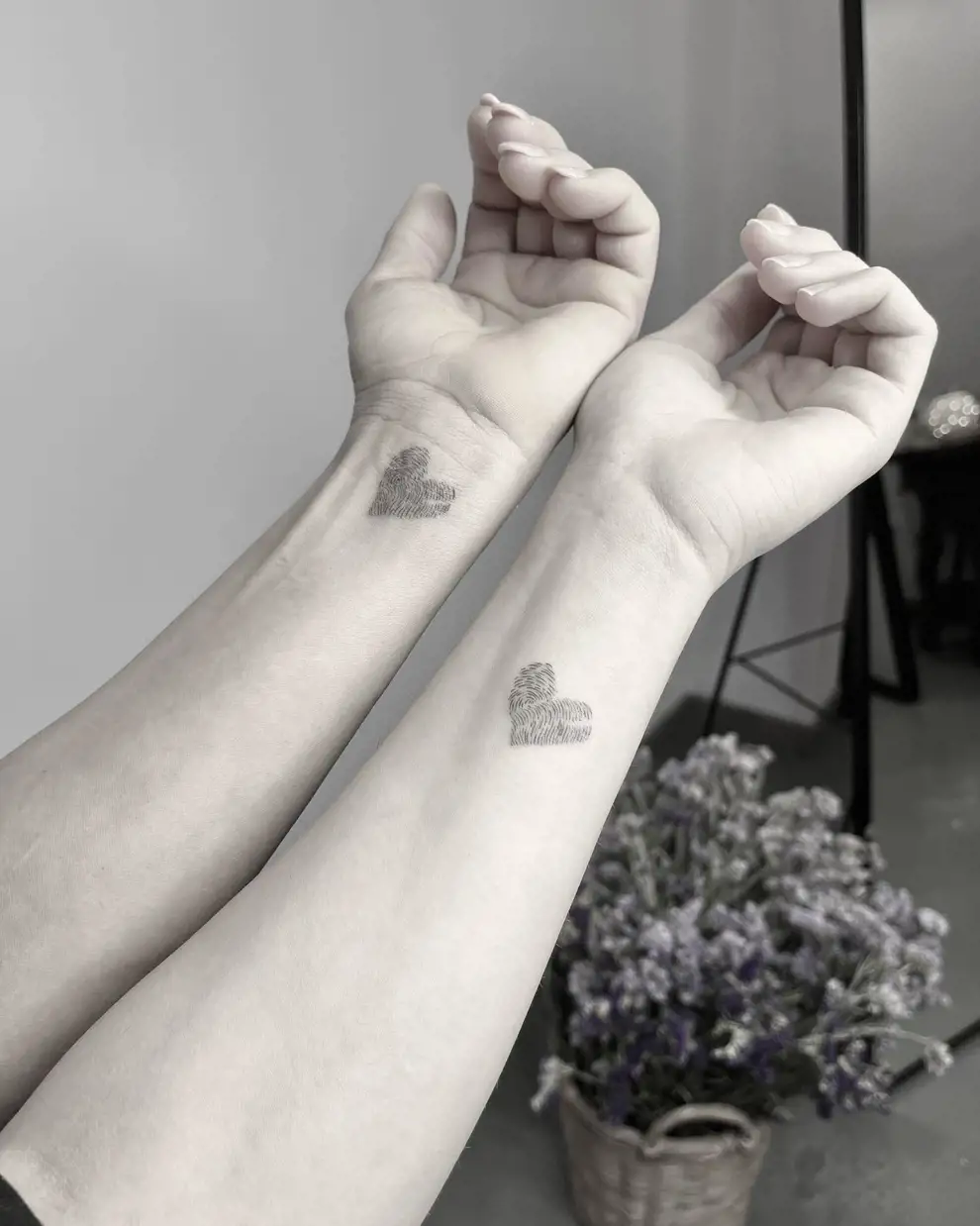 Tatuajes minimalistas familia: huellas dactilares