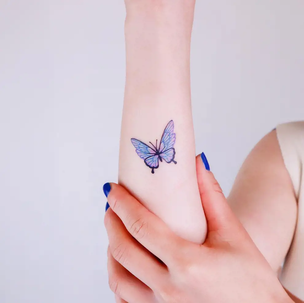 Tatuajes de mariposa con significado: a color