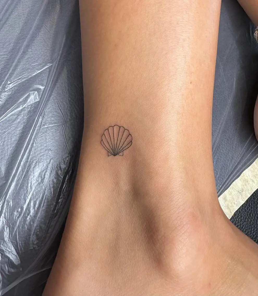 Tatuajes pequeños para mujer con significado: concha