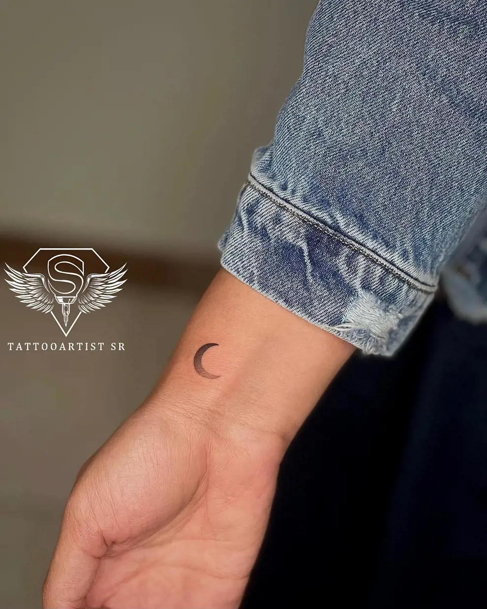 Tatuajes pequeños para mujer con significado: luna