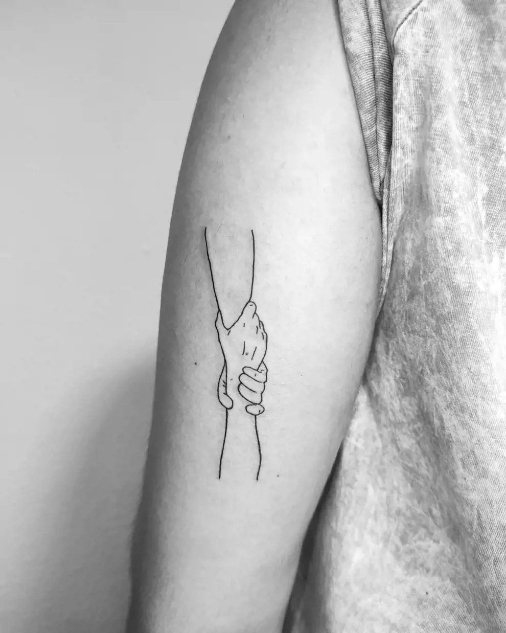 Tatuajes con significado: "No me sueltes nunca"