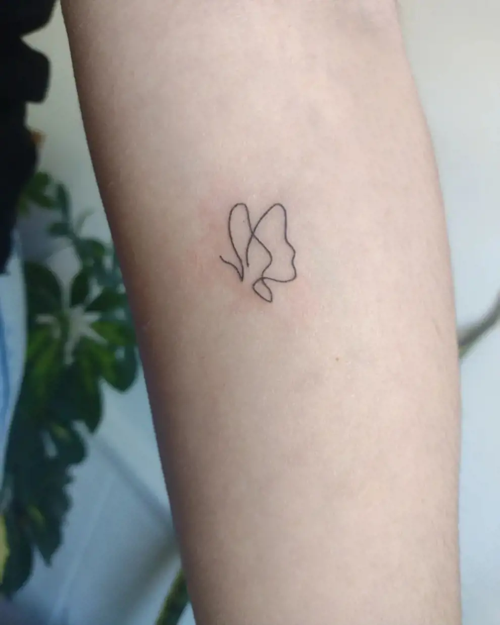 Tatuajes de mariposa con significado: de un trazo