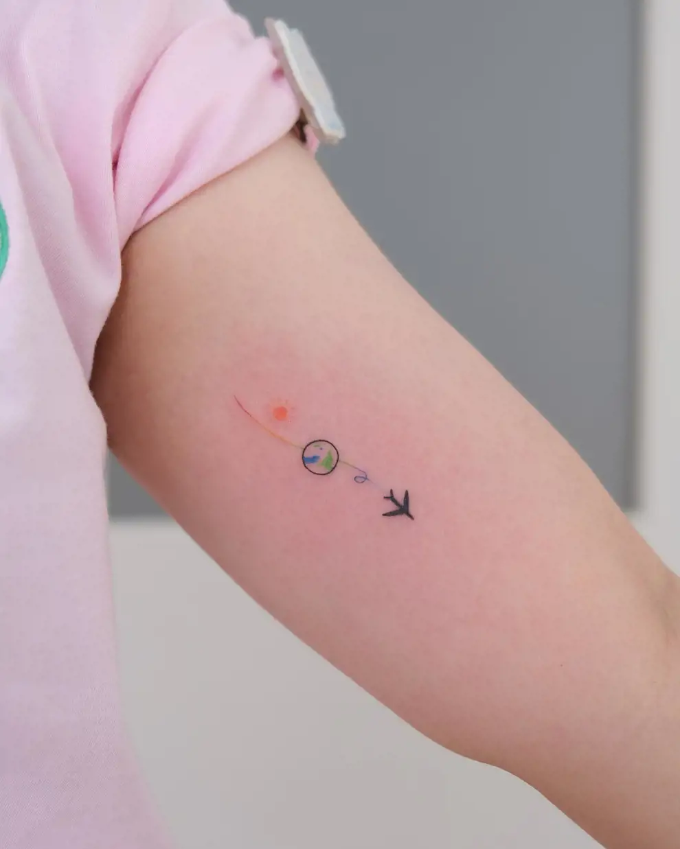 Tatuajes pequeños para mujer con significado: viajes