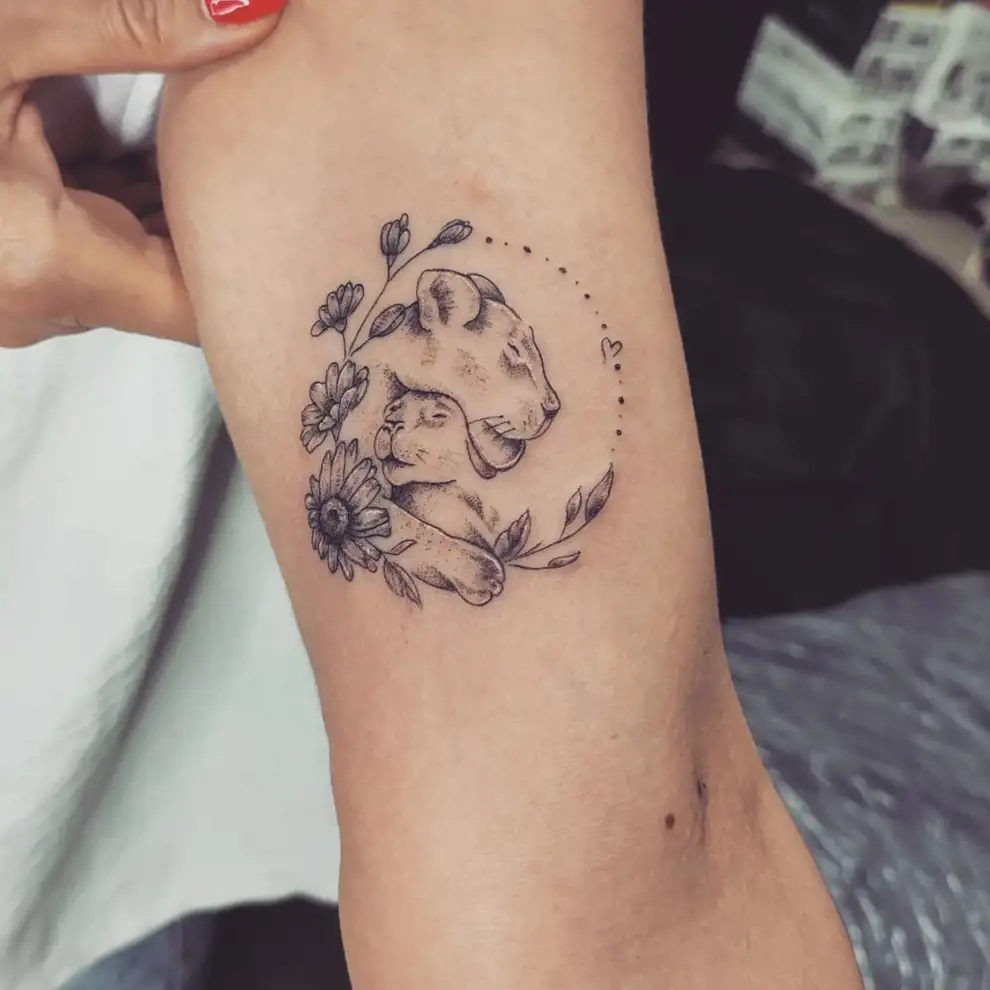 Tatuajes madre e hija: leonas