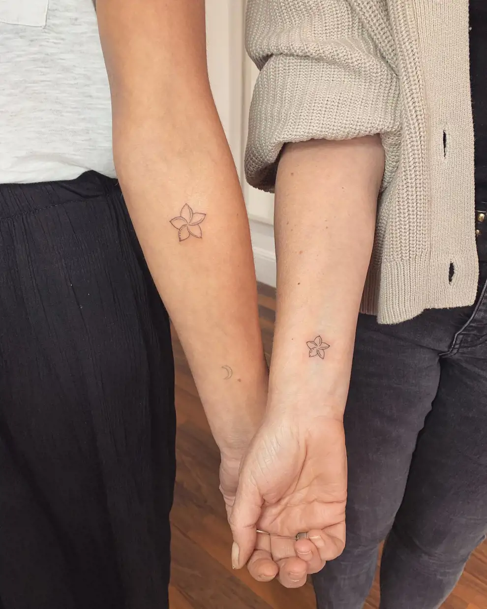 Tatuajes madre e hija: molinillo de viento