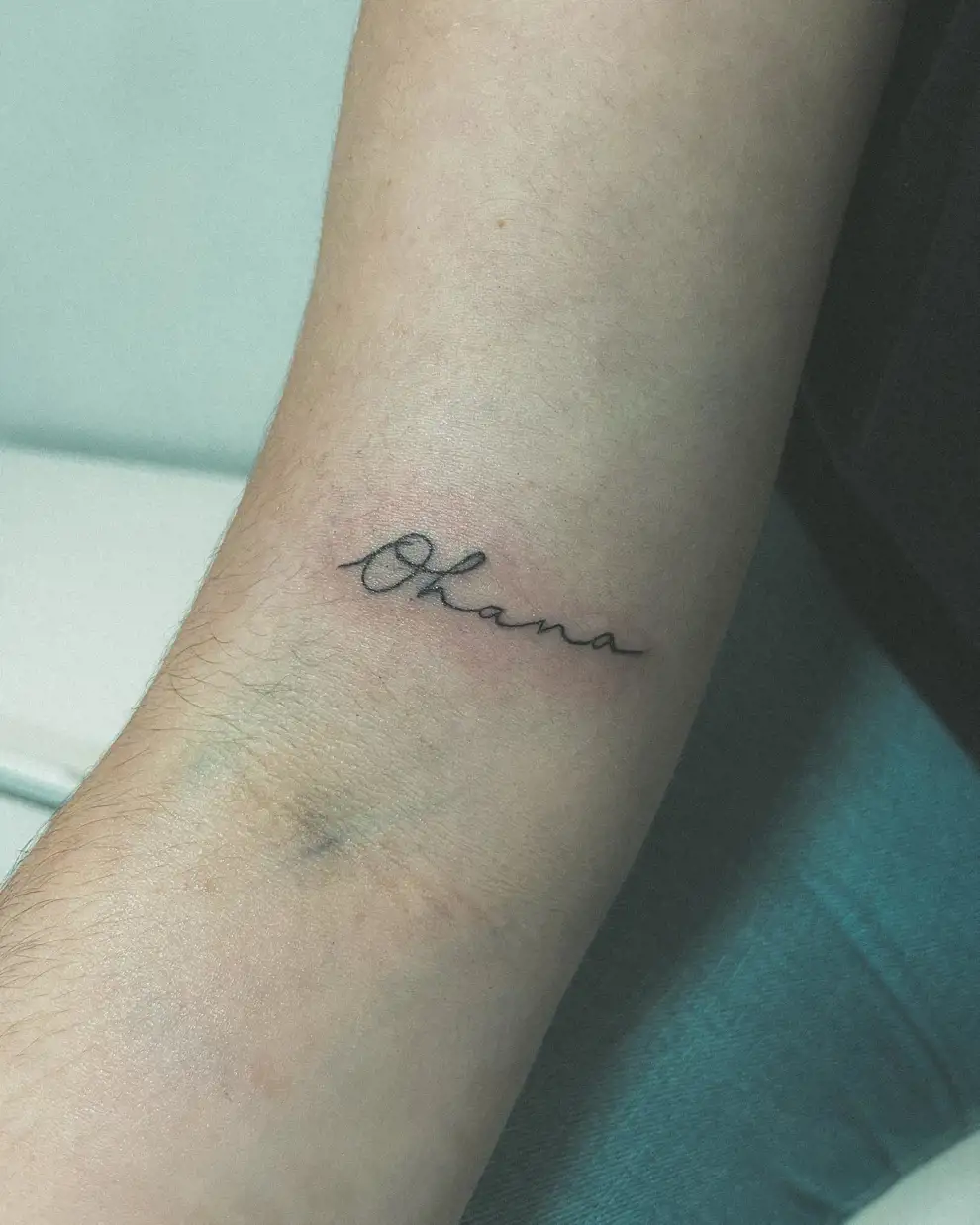 Tatuajes minimalistas familia: Tatuajes pequeños para mujer con palabras: 