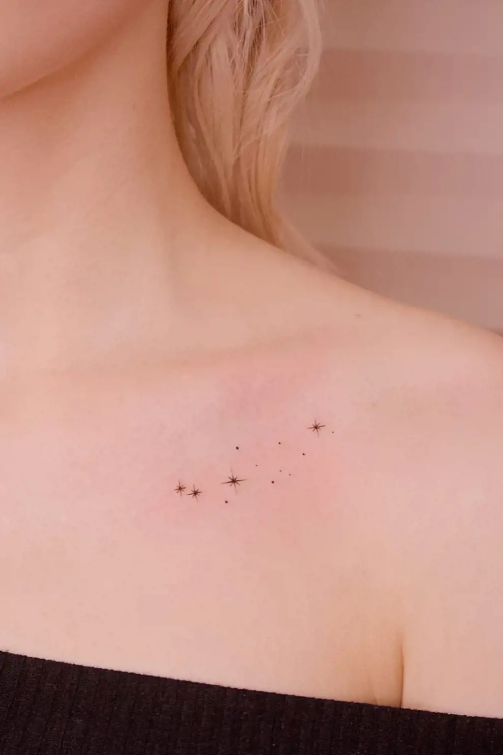Tatuajes pequeños para mujer: destellos