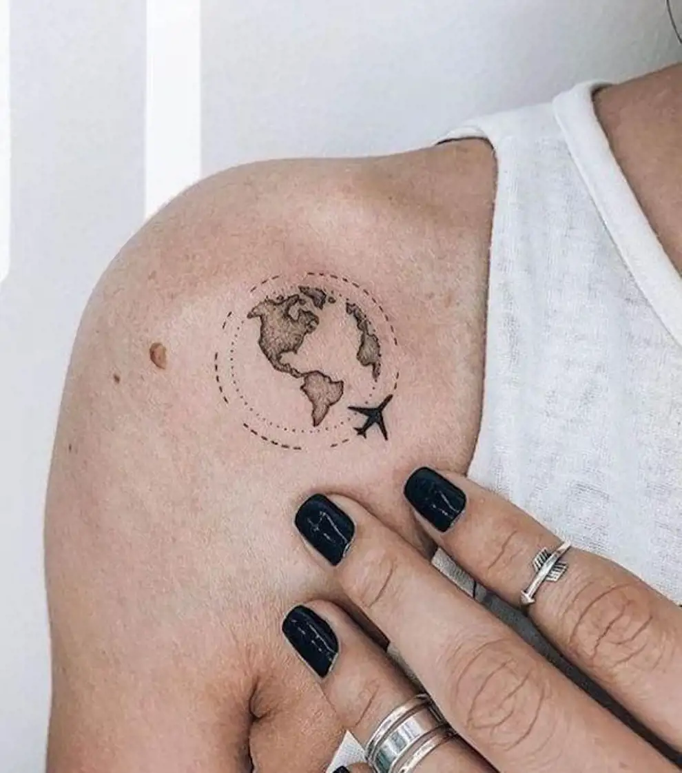 Tatuajes pequeños para mujer: viajes