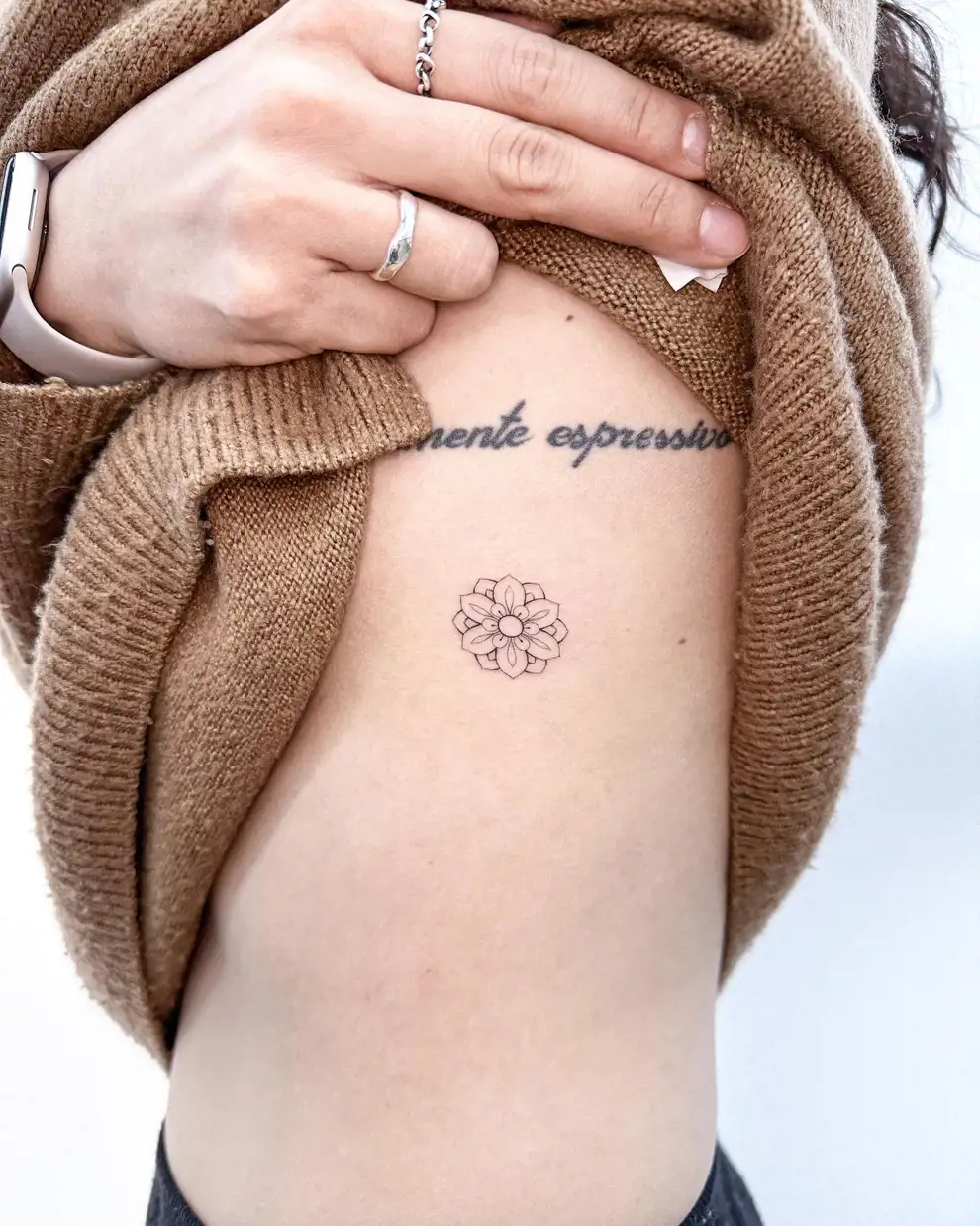 Tatuajes pequeños para mujer: mandala