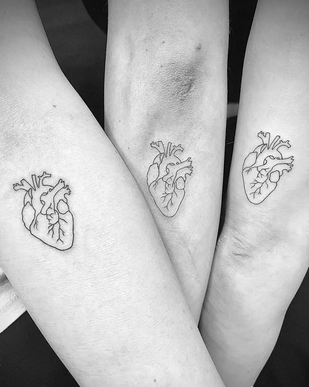 Tatuajes para amigas: corazones anatómicos