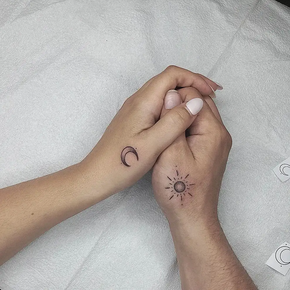 Tatuajes en pareja: sol y luna