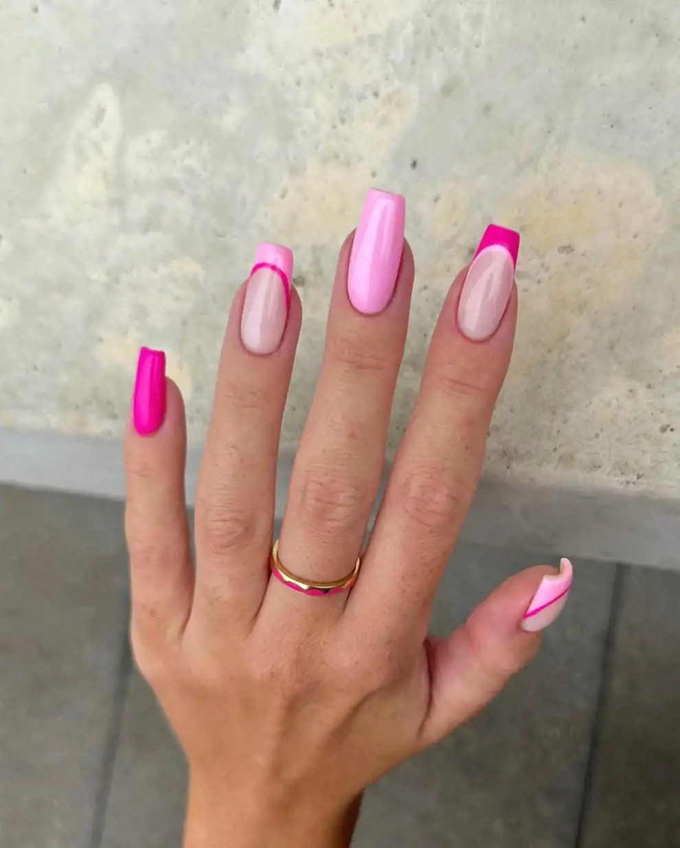 Manicura BIAB: Barbie nails