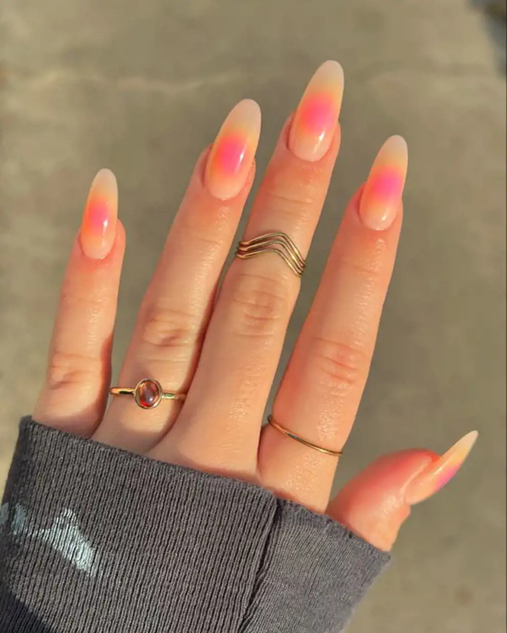 Aura nails: en tres colores