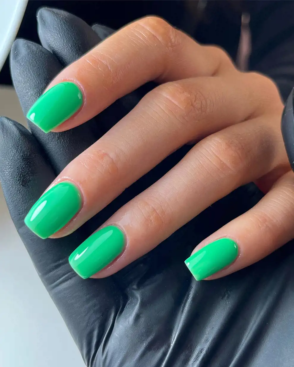 Colores de uñas que rejuvenecen: verde