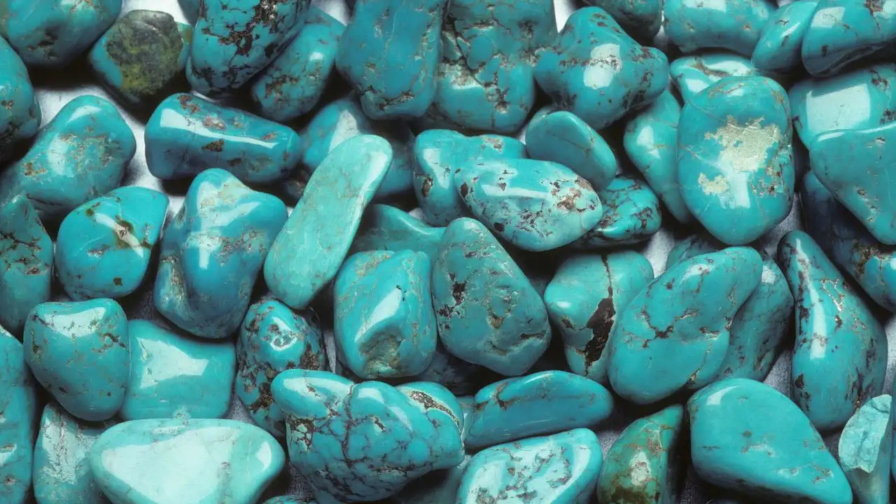 Turquesa: qué es y propiedades de esta piedra preciosa