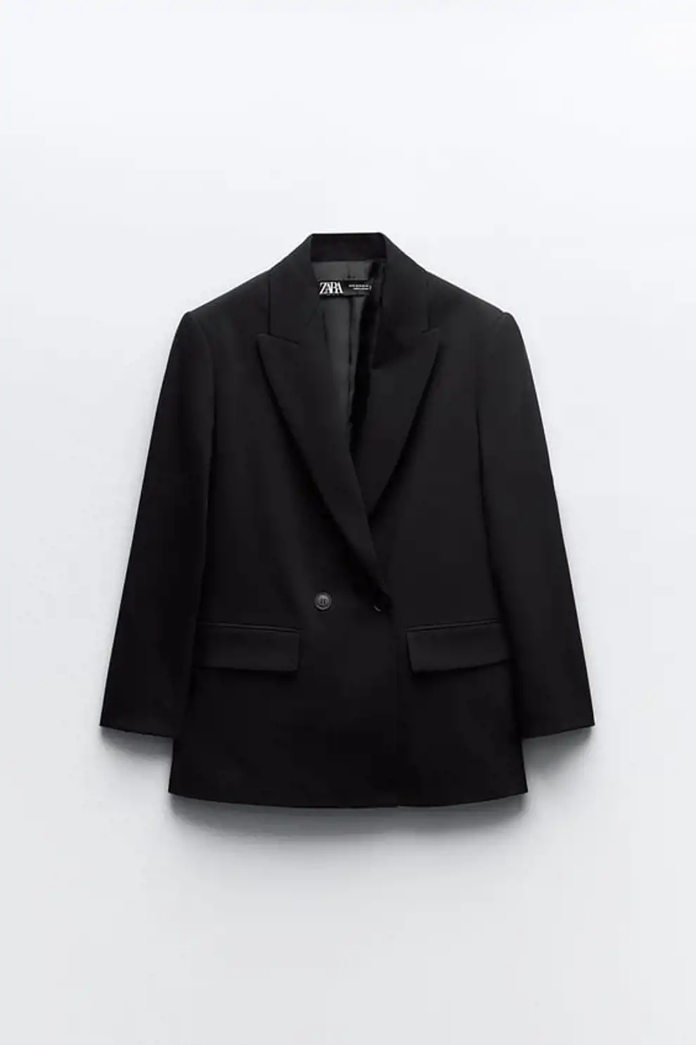 Blazer oversize en negro de Zara
