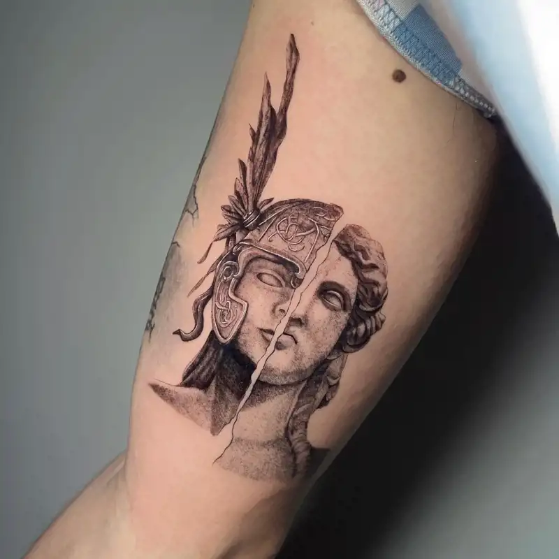 10 tatuajes poderosos inspirados en la mitología griega llenos de significado