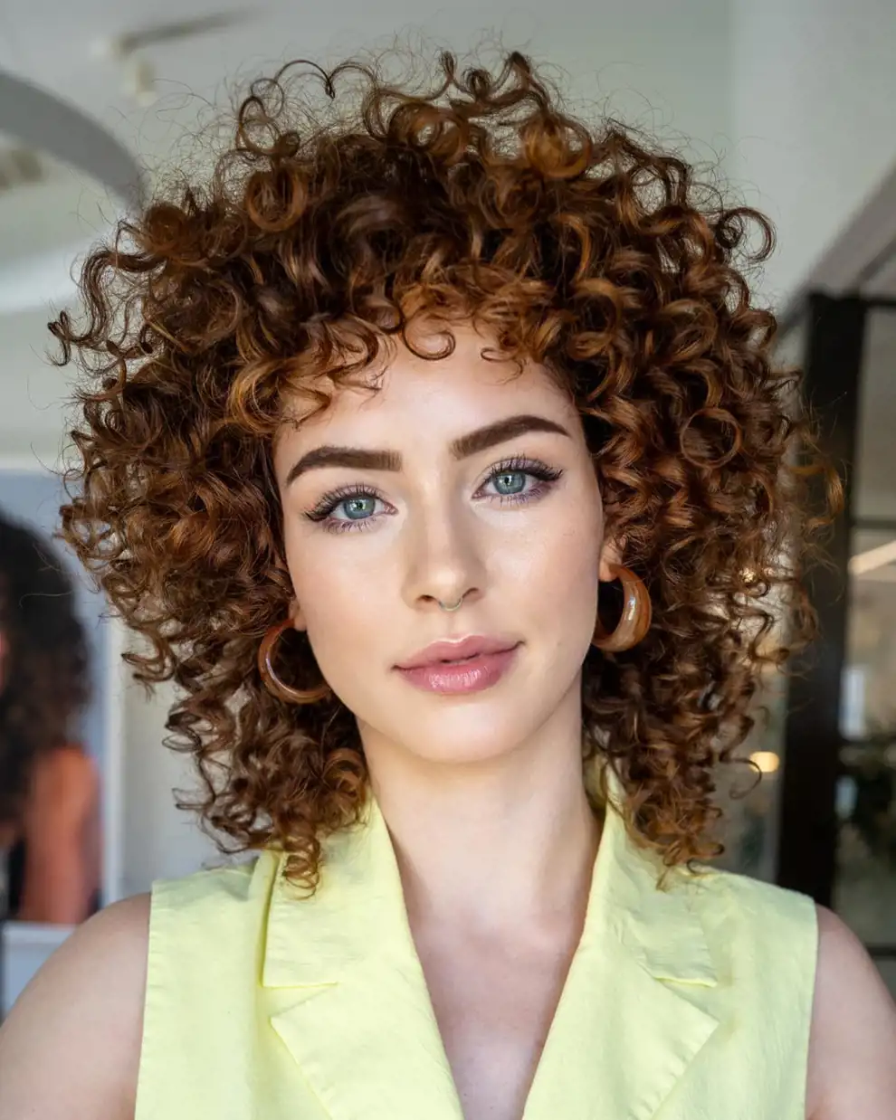 Cortes de pelo para mujer 2024: curly shag