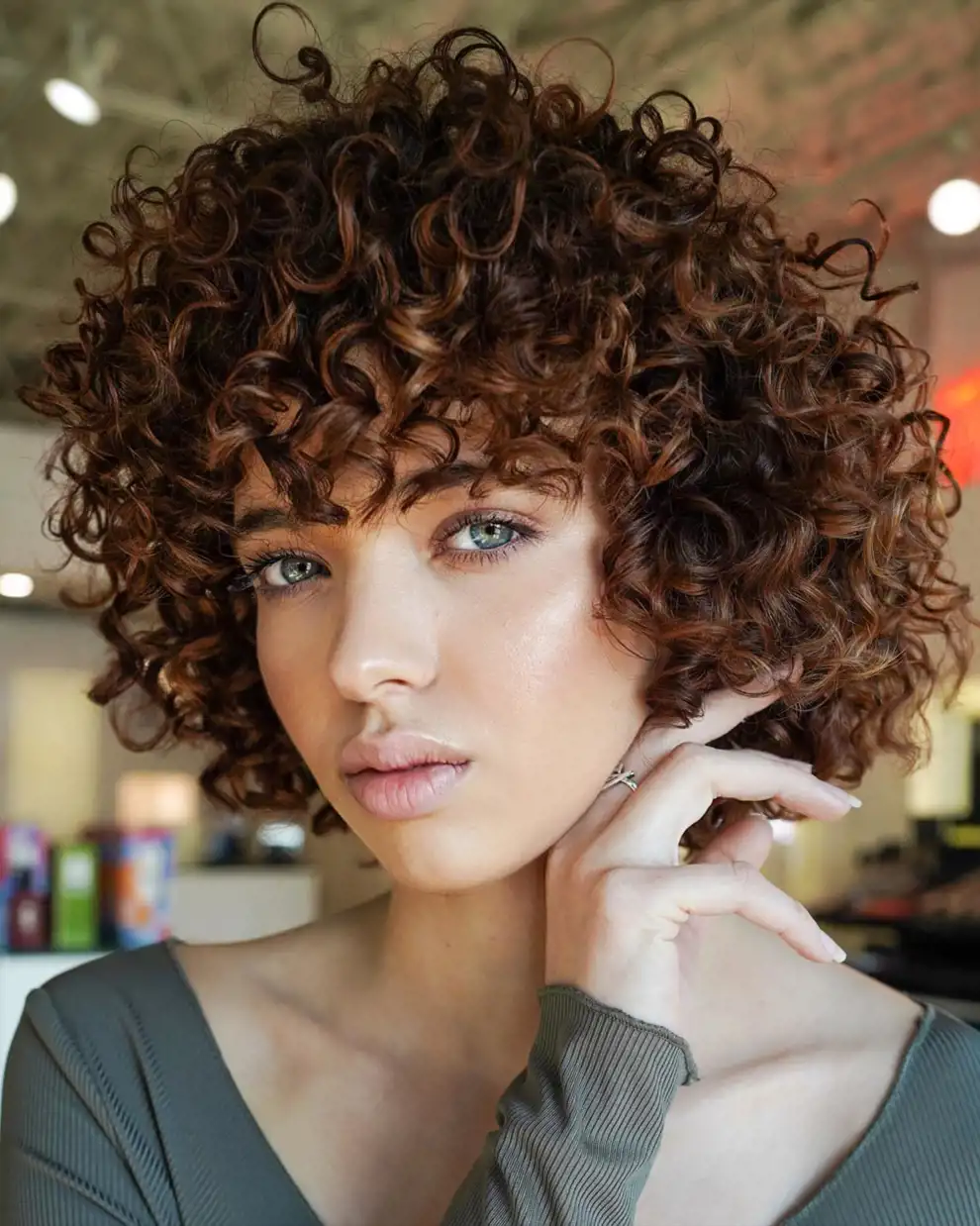 Cortes de pelo corto para mujer: curly bob
