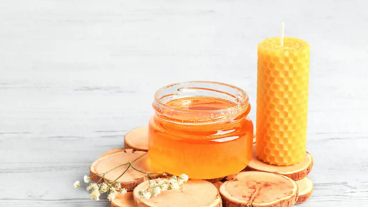 Para qué sirve encender una vela de miel los días 11 y 22 de cada mes?