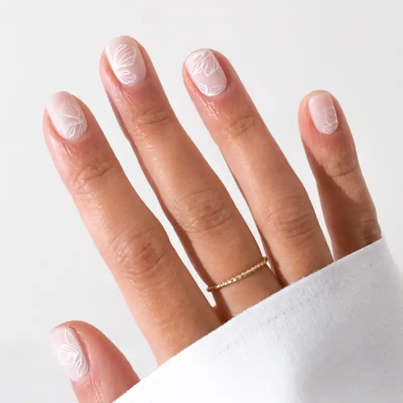 Uñas blancas elegantes: 25 diseños bonitos con todas las tendencias de la primavera