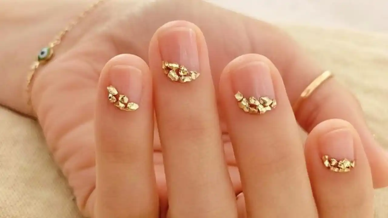 5 diseños de uñas que una mujer elegante no llevaría jamás (y 5 diseños sofisticados para primavera)