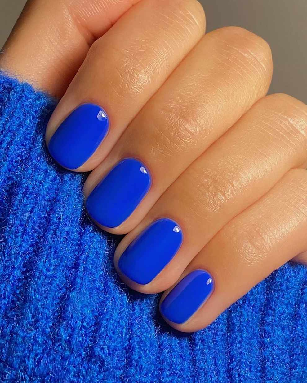Esmaltado clásico Azul Klein