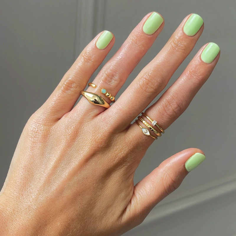 Milky mint nails: el color para unas uñas elegantes y sencillas que más se llevará este verano