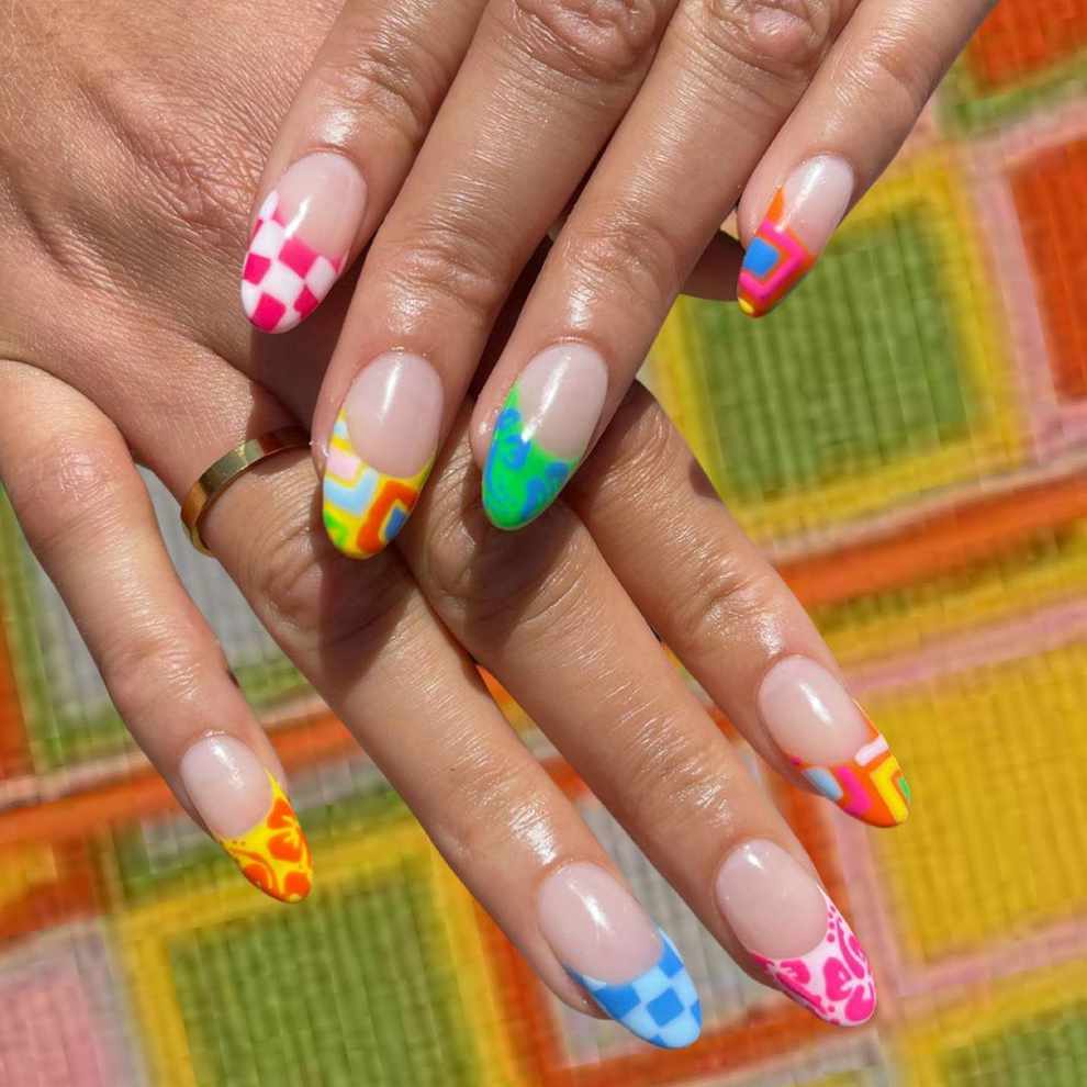 Uñas francesas de colores: aesthetic