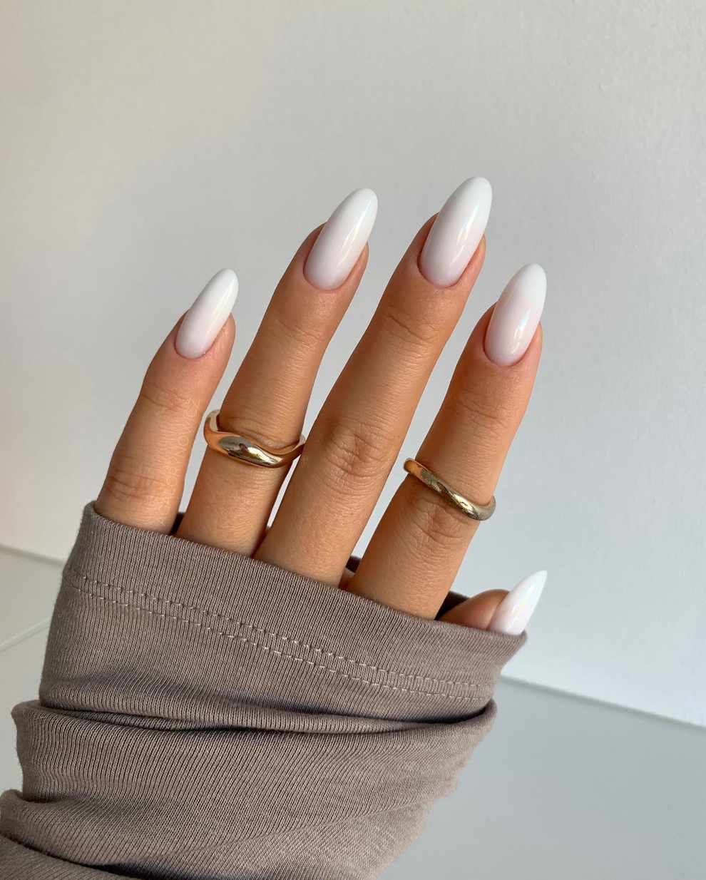 15 diseños de uñas blancas elegantes: milky