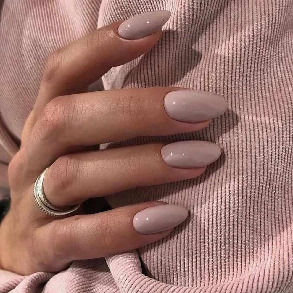 Uñas beige rosadas