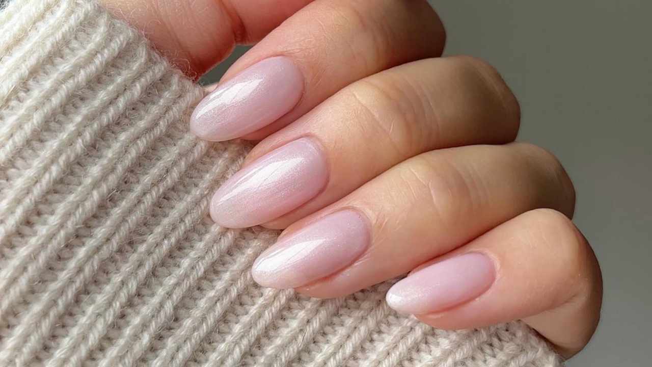 Soy adicta al rosa y estas son las 10 manicuras más elegantes y bonitas que llevo en invierno