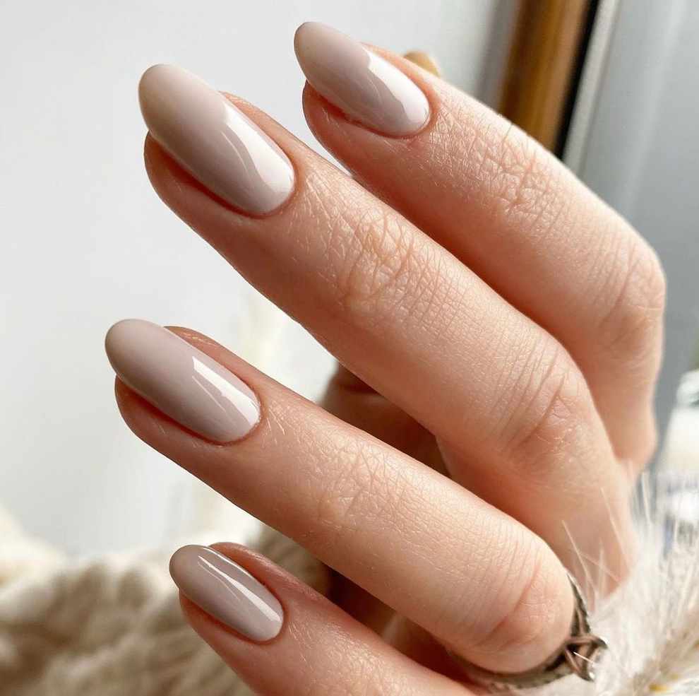 Uñas beige